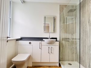 Ensuite Shower Room- click for photo gallery